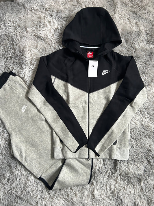 Nike Tech Fleece Black/Grey Next Day