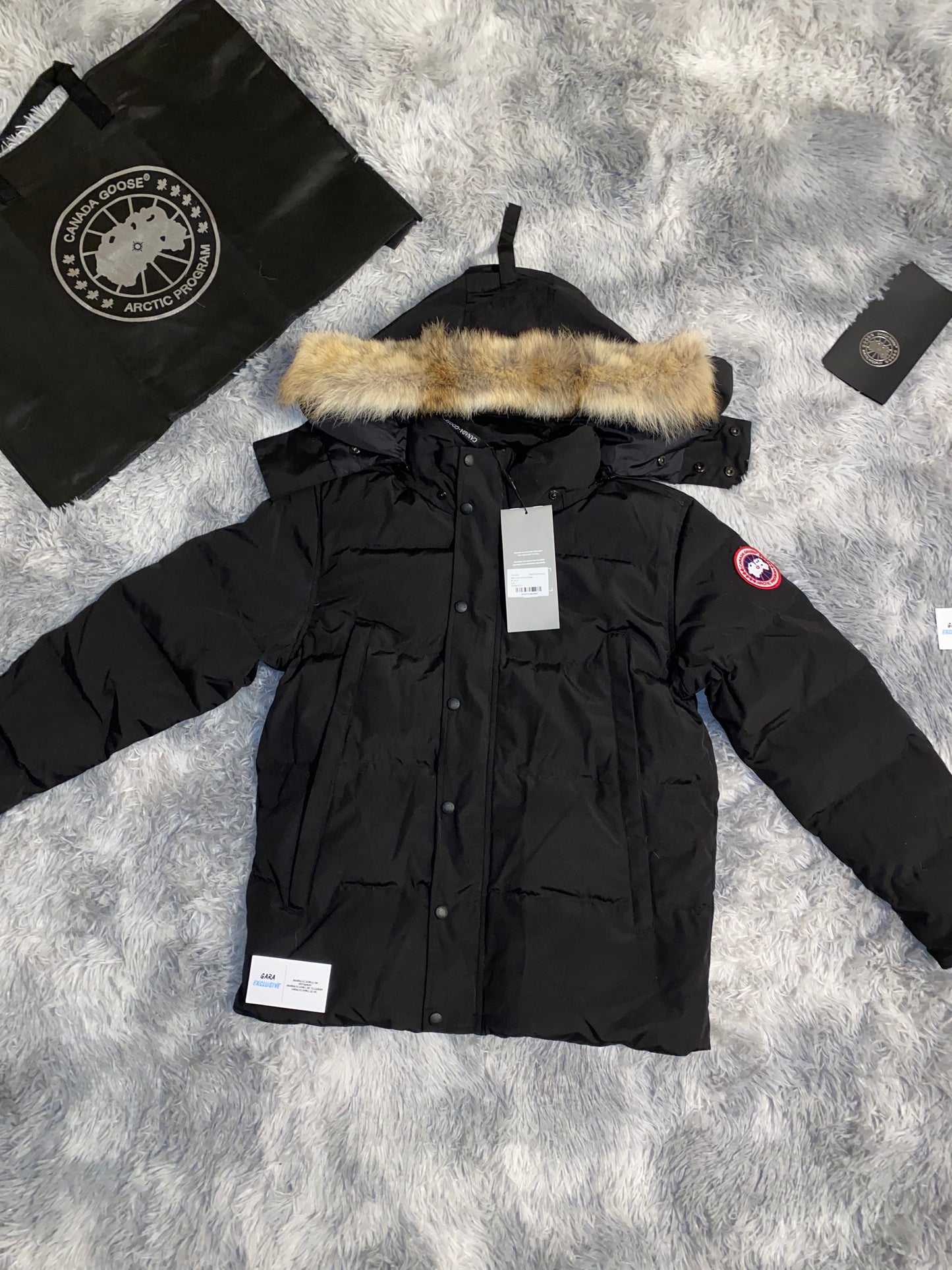 Canada Goose Wyndham Jacket Black Red Badge Next Day